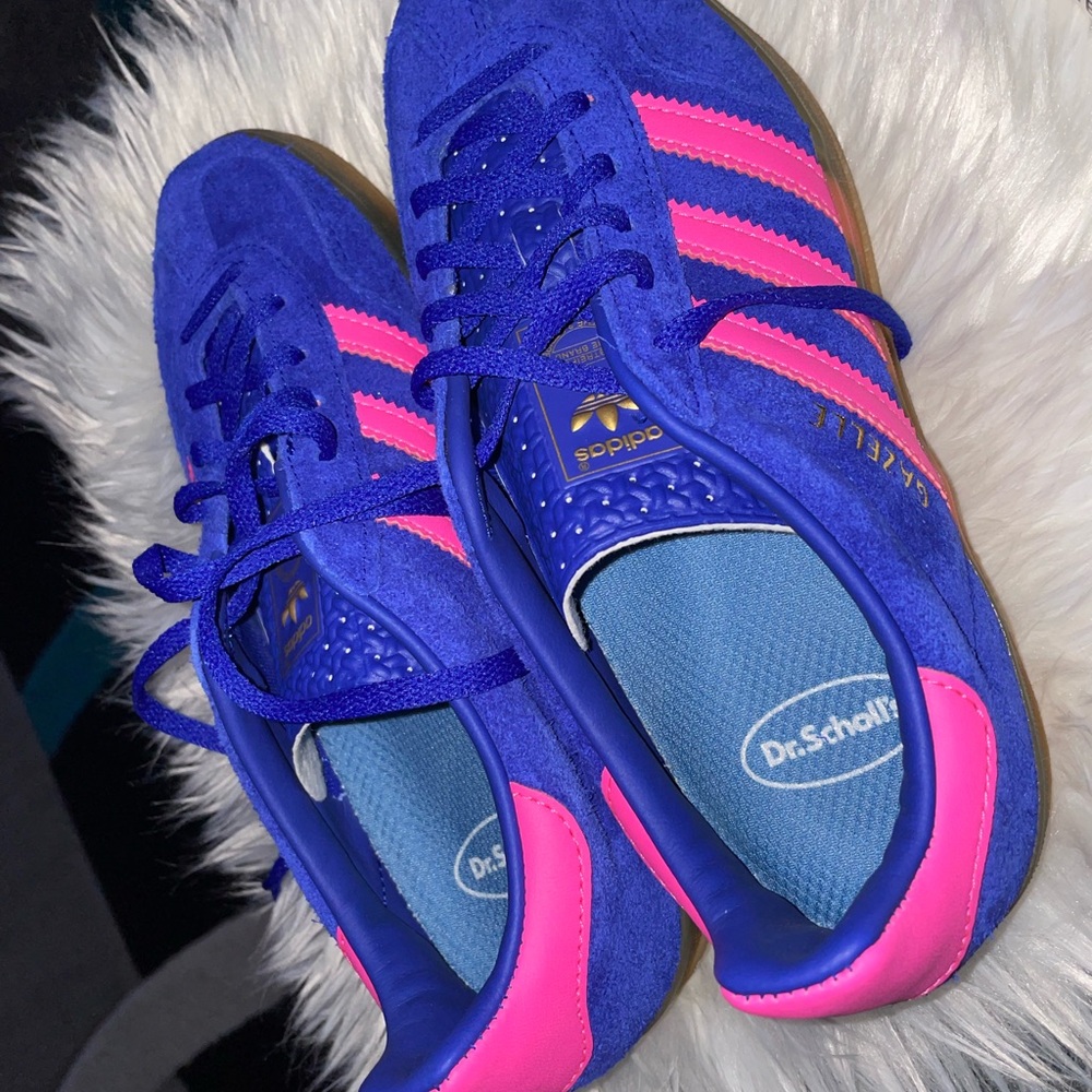 adidas Originals Gazelle sneakers in blue and pink 5.5 (fits womens size 6)